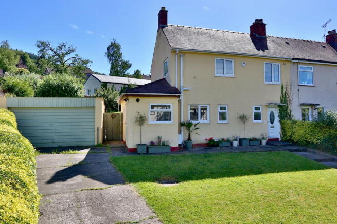 3 bed property, in 2 Penybont, £375,000