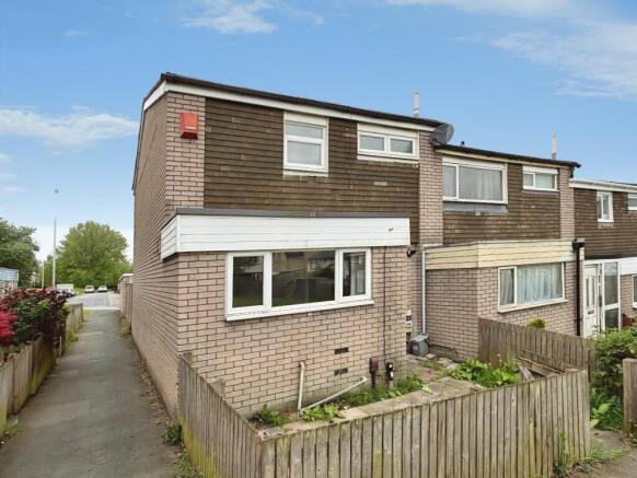 3 bed property, in Wildwood, £139,995