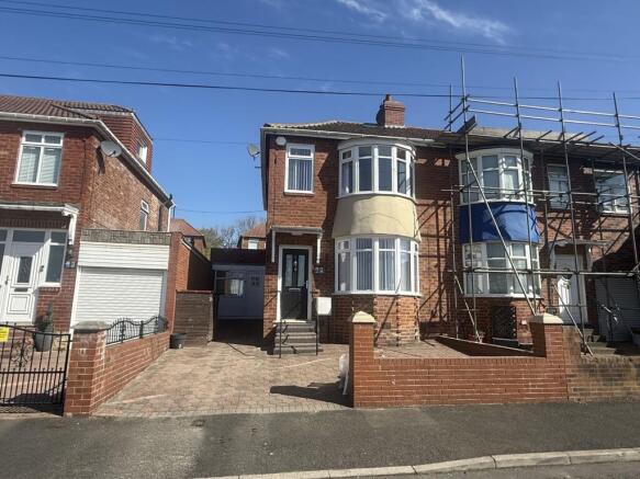 2 bed property, in Betts Avenue, £149,950