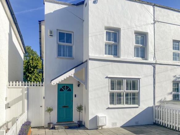 3 bed property, in Elton Road, £1,100,000