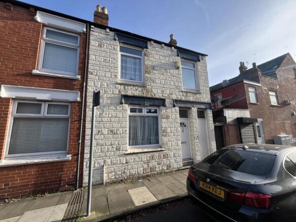 2 bed property, in Falmouth Street, £60,000