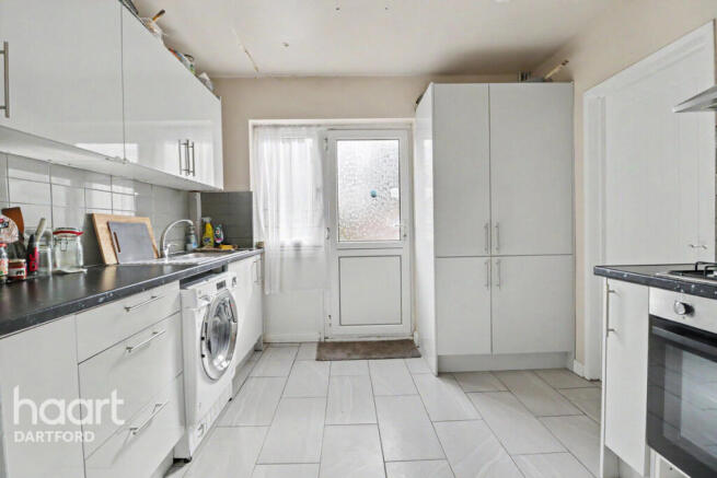 3 bed property, in Langlands Drive, £400,000
