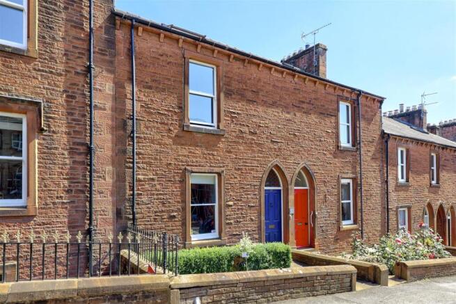 4 bed property, in Wordsworth Street, £385,000