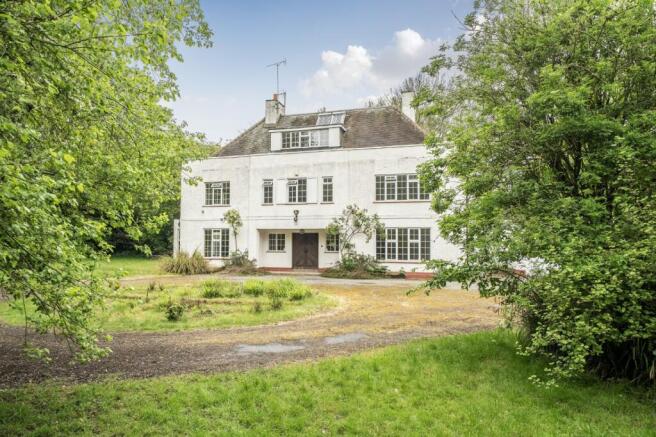 6 bed property, in Little London, £450,000