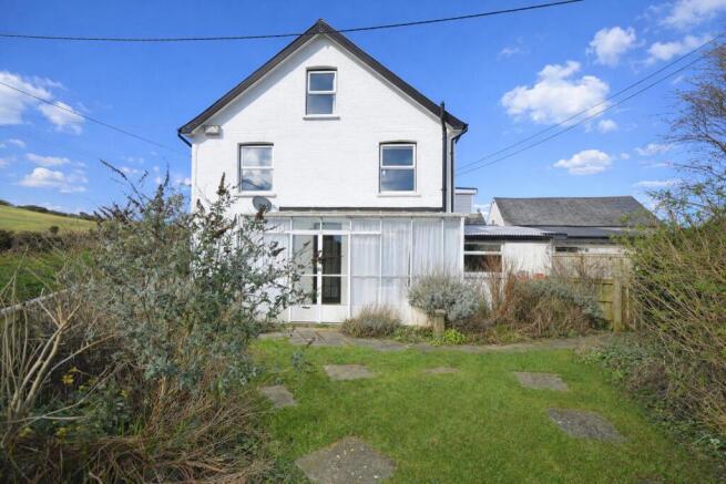 3 bed property, in CHAIN FREE * NITON, £259,950