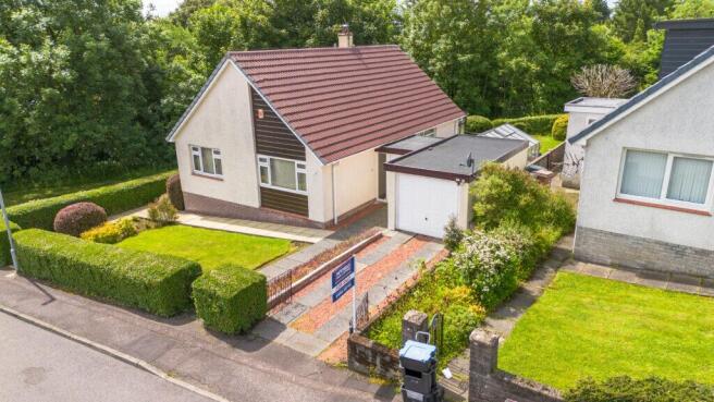 3 bed property, in Castlehill Road, £199,995