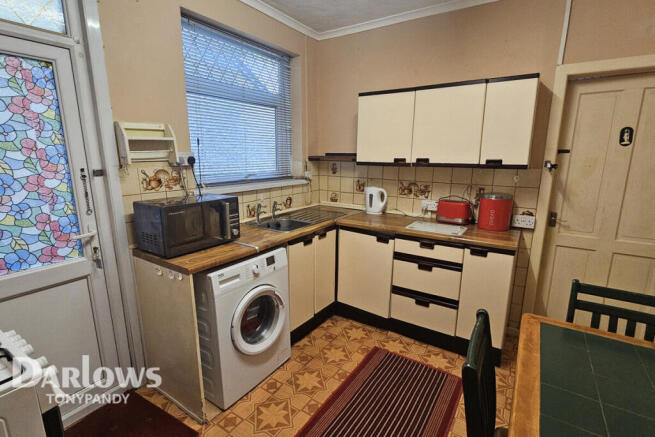 4 bed property, in Tyntyla Avenue, £115,000