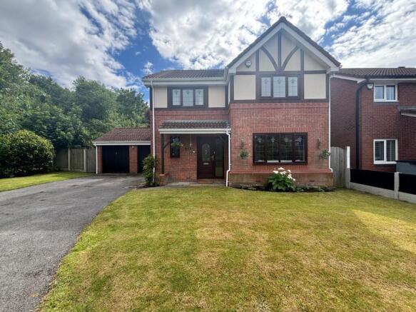 4 bed property, in Moorbridge Close, £375,000