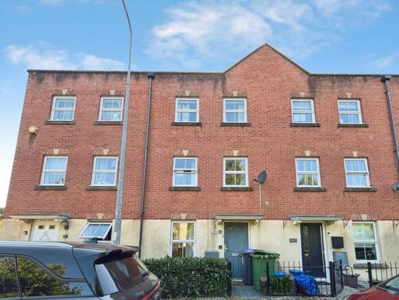 3 bed property, in Arudur Hen, £350,000