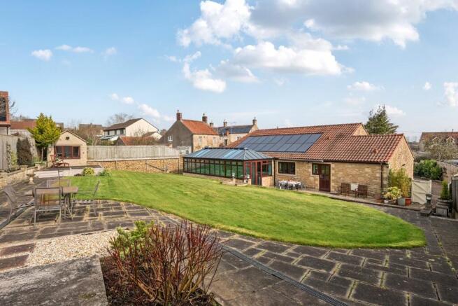 4 bed property, in Trudoxhill, £695,000