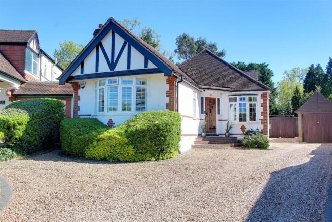 4 bed property, in Oakroyd Avenue, £1,100,000