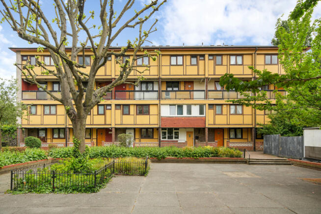 3 bed property, in Seyssel Street, £330,000