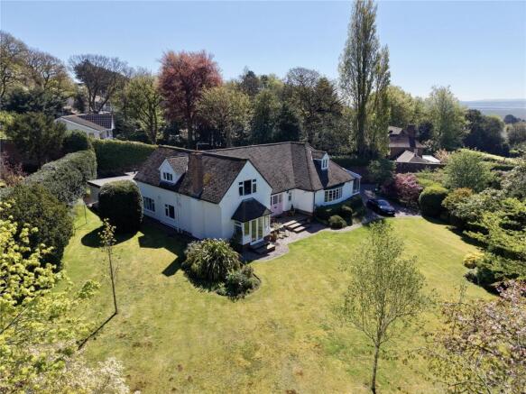 4 bed property, in Roscote Close, £1,195,000