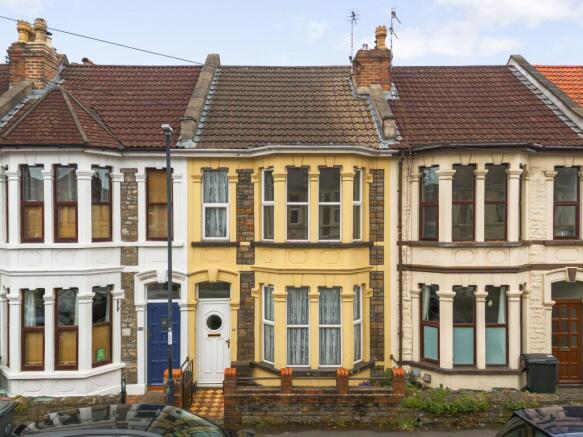 3 bed property, in Leonard Road, £280,000