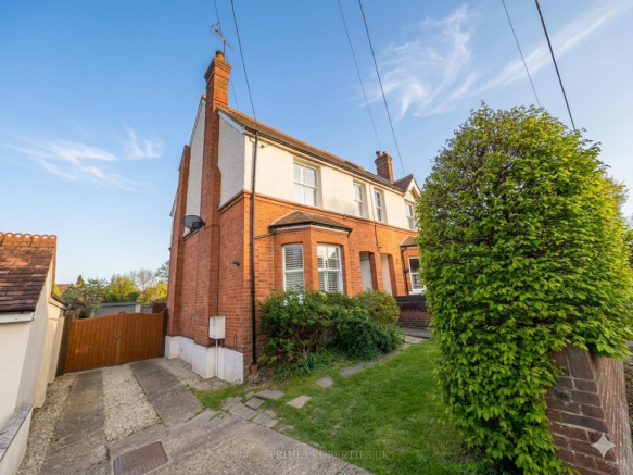 3 bed property, in Sedgewell Road, £635,000