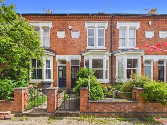 4 bed property, in Brookhouse Avenue, £238,500