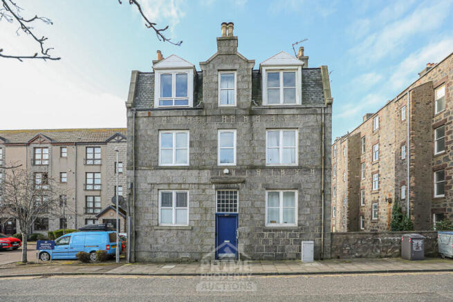 1 bed property, in Flat 4/F 2 Roslin Place, £50,000