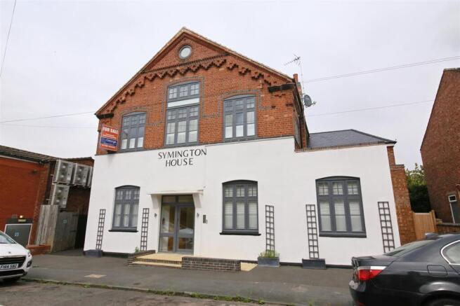 Studio, in Flat 2 Symington House, £85,000