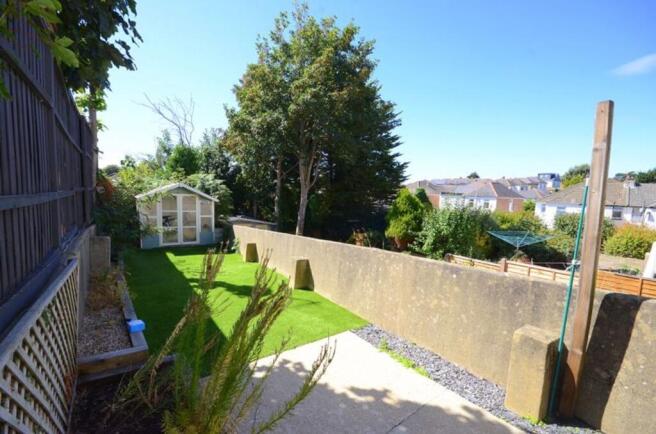 1 bed property, in Portland Road, £140,000