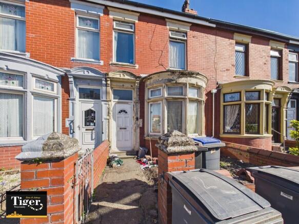 4 bed property, in Condor Grove, £90,000