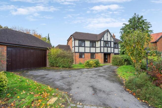 5 bed property, in Honeysuckle Close, £1,200,000