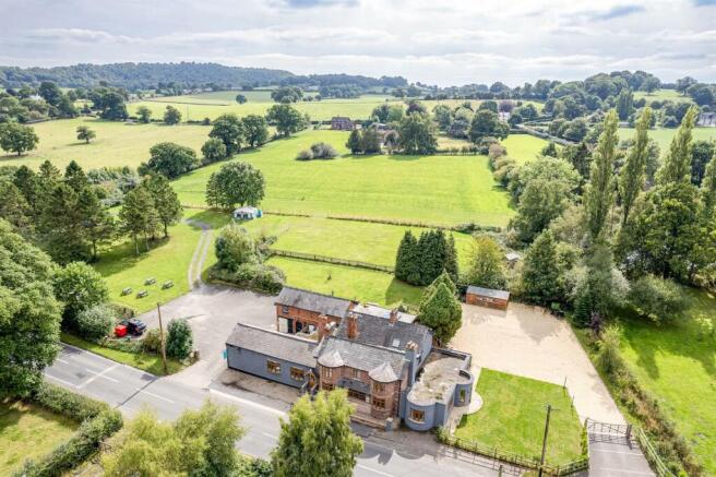 5 bed property, in ***Lifestyle Opportunity*** Broxton, £795,000