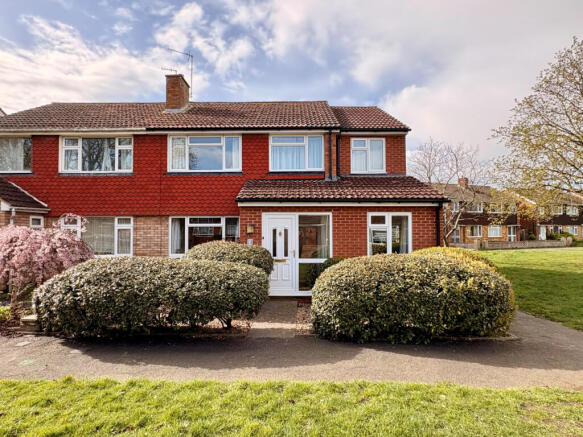 4 bed property, in Sweeting Aveune, £385,000