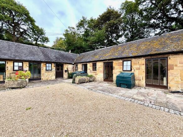 3 bed property, in Hopton, £240,000
