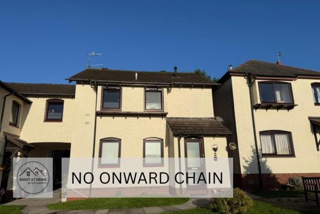 2 bed property, in B Matthews Court, £210,000