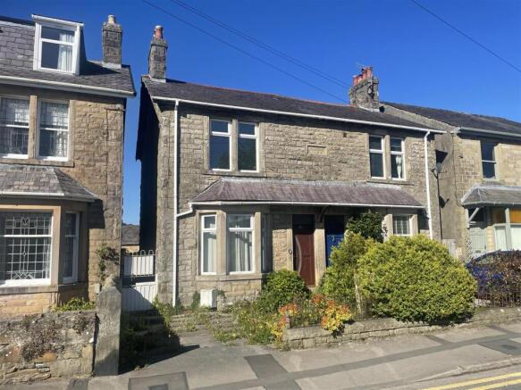 3 bed property, in Brookhouse Road, £275,000