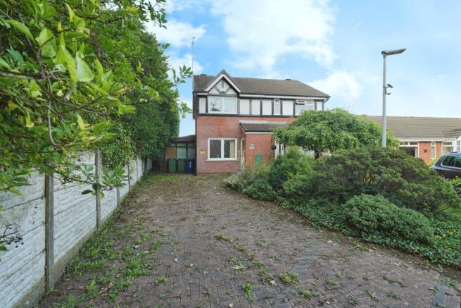 2 bed property, in Belldean, £140,000