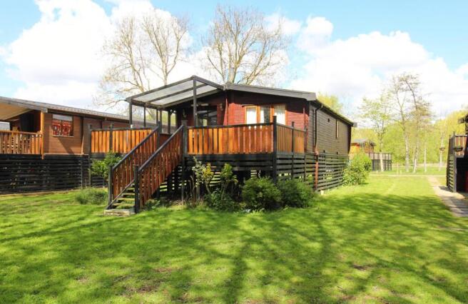 3 bed property, in Ouse Valley Way, £200,000