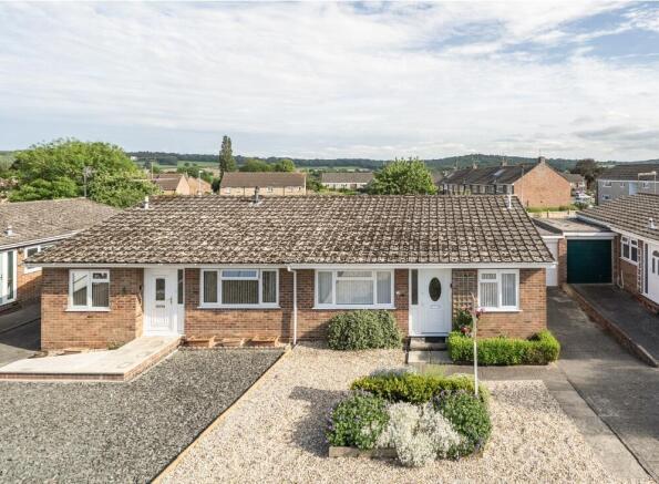 2 bed property, in Ridgeway, £299,950