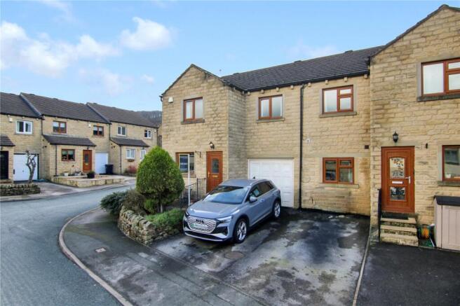 4 bed property, in Sycamore Grove, £310,000