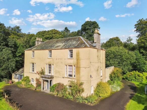 13 bed property, in Braendam Estate, £950,000