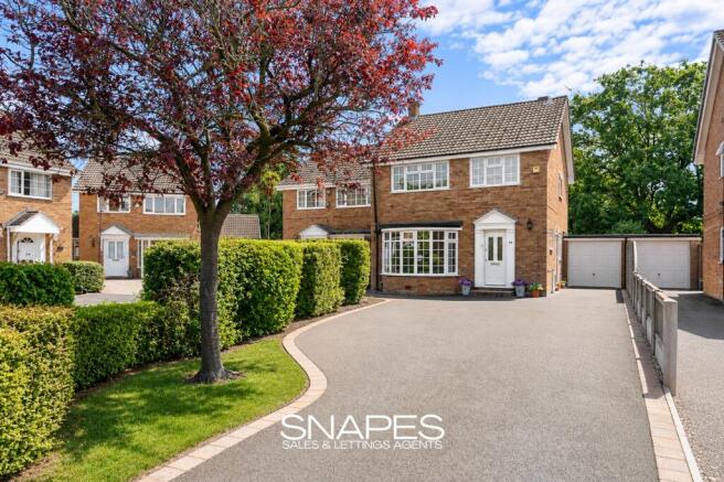 4 bed property, in Ravenswood Drive, £500,000