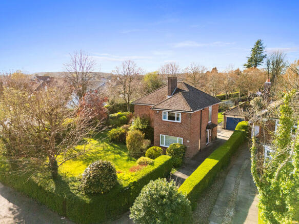 3 bed property, in Fairfield Road, £349,950