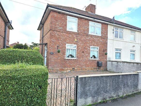 3 bed property, in Burchells Green Road, £280,000