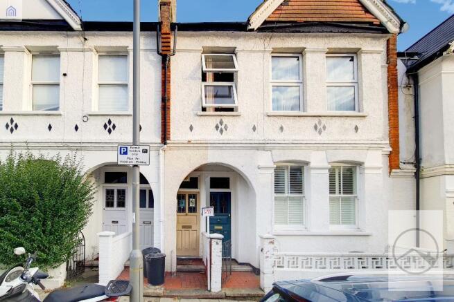 3 bed property, in Tooting, £475,000