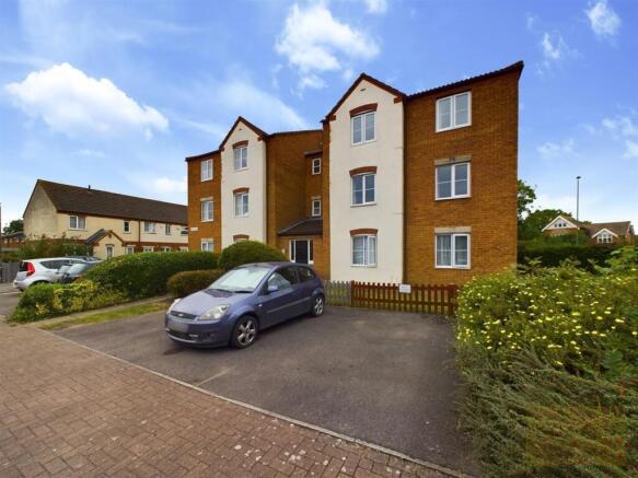 1 bed property, in Kerria Court Churchdown, £125,000