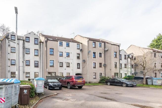 2 bed property, in Millside Terrace, £70,000