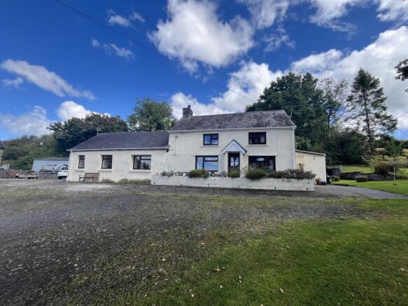 3 bed property, in Crugybar, £745,000
