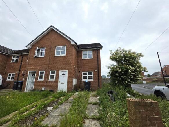 3 bed property, in Douthwaite Road, £65,000