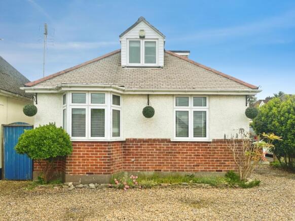 3 bed property, in Woodlands Avenue, £390,000