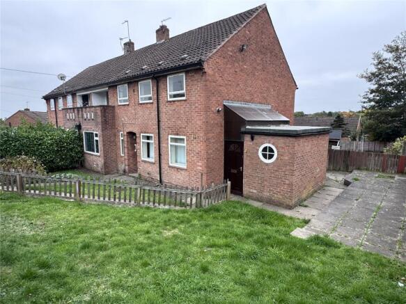 2 bed property, in Windsor Place, £105,000