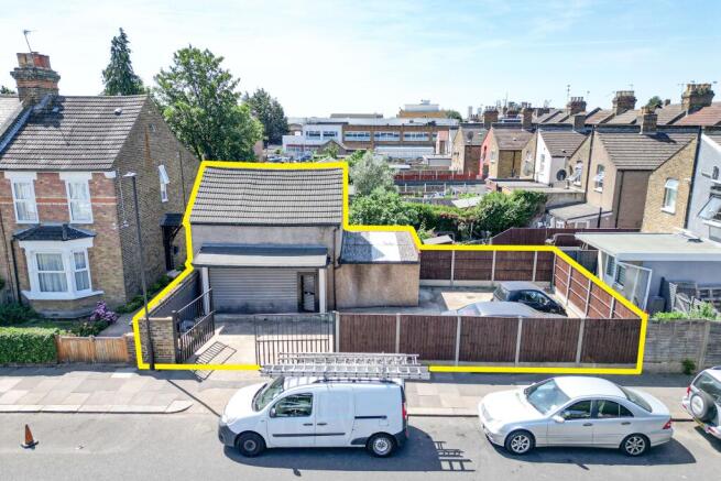 Land, in Rear of 105 High Street, £160,000
