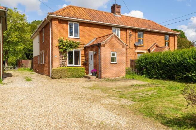 3 bed property, in Church Road, £365,000