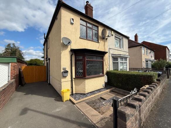 2 bed property, in Vicarage Road, £169,950