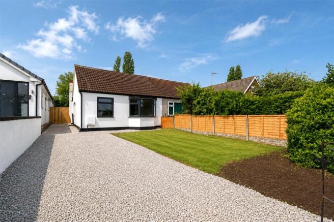 3 bed property, in Stuart Avenue, £300,000