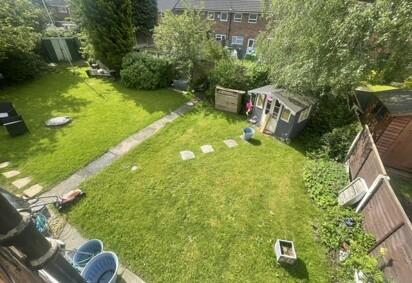 2 bed property, in 29 Greenway, £225,000